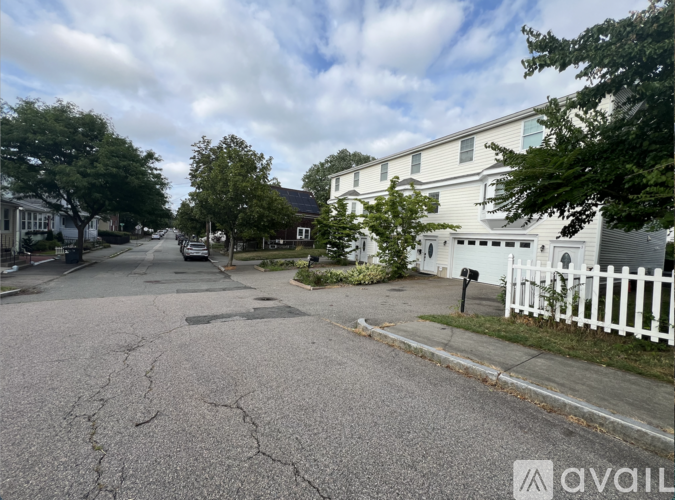3 Germain Ave 3 Beds Apartment for Rent - Photo gallery 2