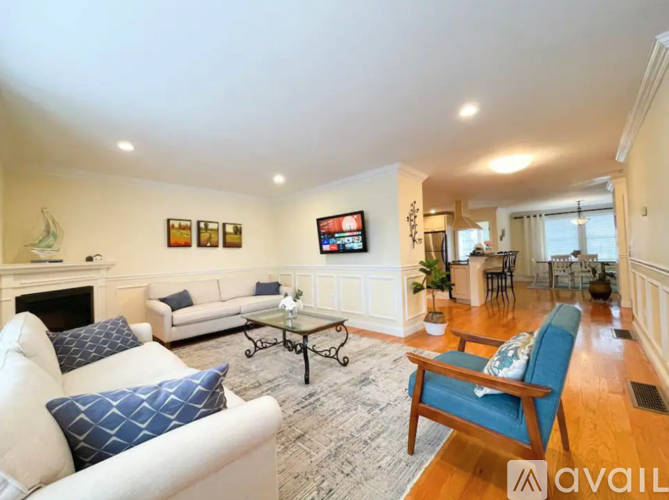 3 Germain Ave 3 Beds Apartment for Rent - Photo gallery 4