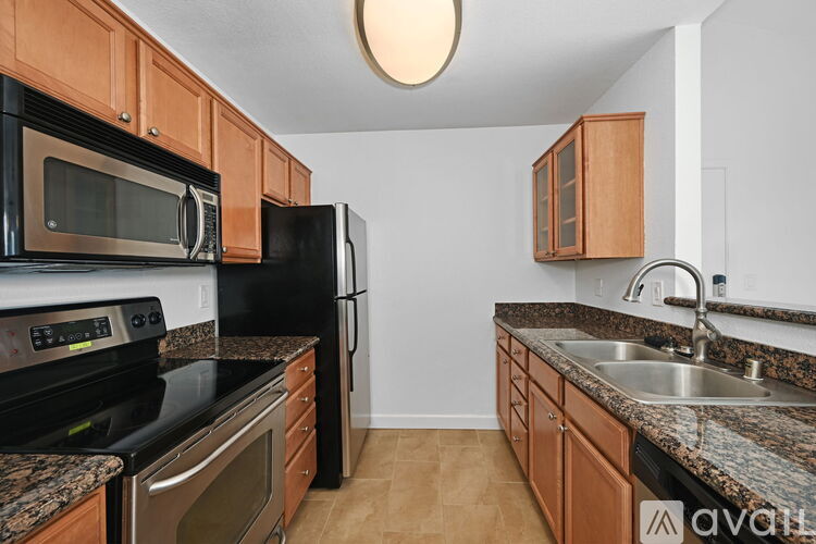 140 Reflections Dr 1 Condo for Rent - Photo gallery 2