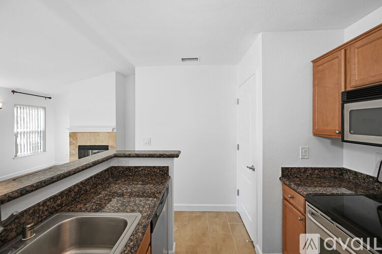 140 Reflections Dr 1 Condo for Rent - Photo gallery 5