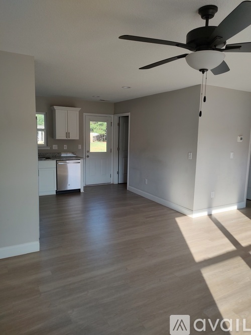 1607 North Green River Road 2 Beds Single Family Home for Rent - Photo gallery 4