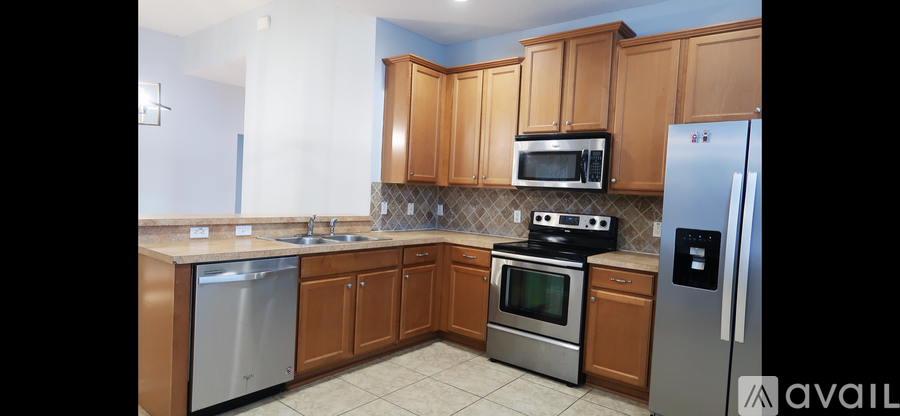 646 Arbor Pointe Avenue 4 Beds Single Family Home for Rent - Photo gallery 1
