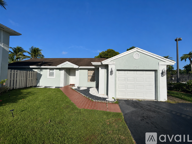 3753 Northwest 107th Way 3 Beds Single Family Home for Rent - Photo gallery 1