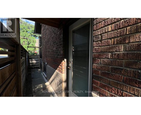 372 VICTORIA PARK AVENUE 1 House for Rent - Photo gallery 3