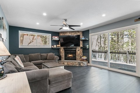 893 Sierra Vista Dr. 3 Beds Apartment for Rent