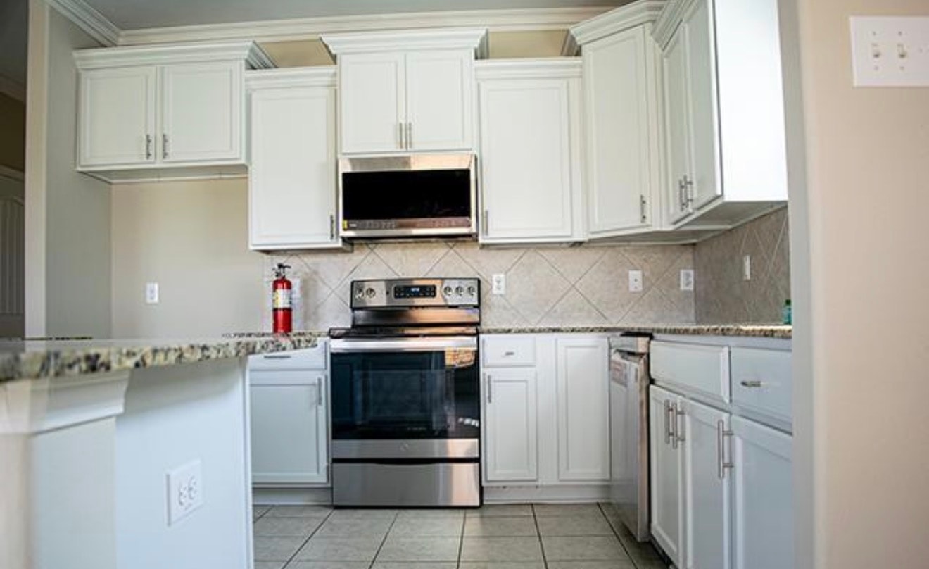 117  Endicott Drive 3 Beds House for Rent - Photo gallery 2
