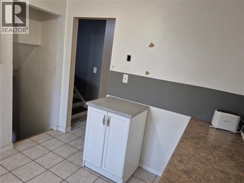 567 CARDIFF DRIVE 3 Beds Apartment for Rent