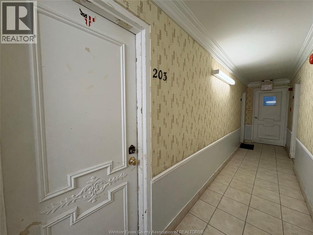 studio apartment - 3044 SANDWICH Unit# 203 203, Windsor 3