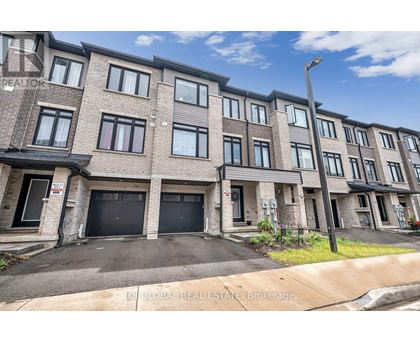 1303 - 585 COLBORNE STREET 4 Beds Home, Townhouse for Rent - Photo gallery 2