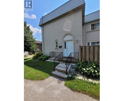 66 - 585 GAINSBOROUGH ROAD 3 Beds Condo, Home, Townhouse for Rent - Photo gallery 1