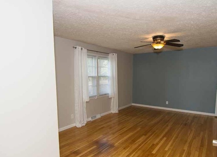 1809 E Lincoln St 3 Beds Single Family Home for Rent - Photo gallery 4