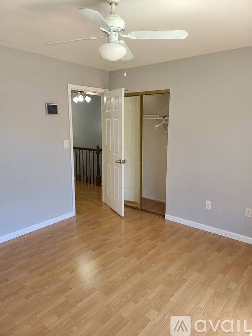 13 Covington Court 2 Beds Townhouse for Rent - Photo gallery 3