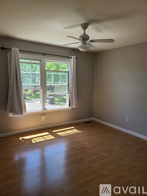 13 Covington Court 2 Beds Townhouse for Rent - Photo gallery 4
