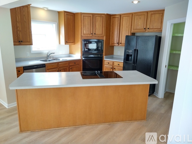 210 Riverbend Road 3 Beds Single Family Home for Rent - Photo gallery 4