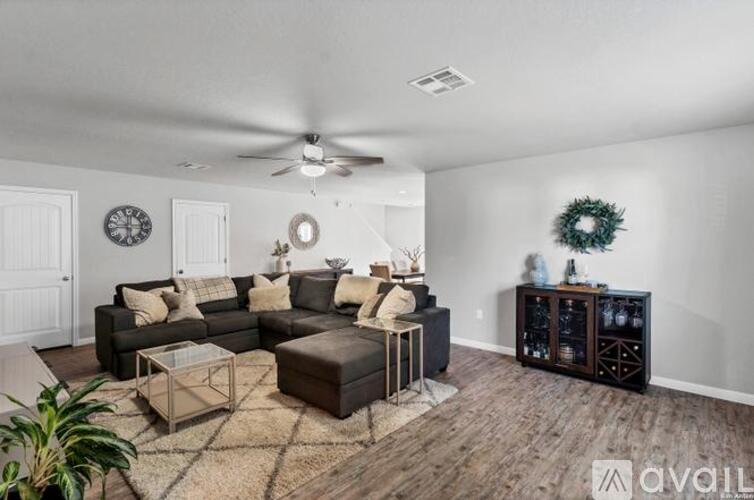 10226 Relic Oaks 3 Beds Single Family Home for Rent - Photo gallery 1
