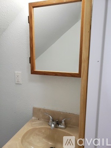 519 14th St N 3 Beds Single Family Home for Rent - Photo gallery 3
