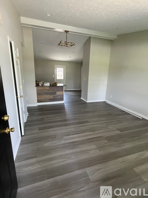 1117 E 105th St 2 Beds Townhouse for Rent - Photo gallery 3