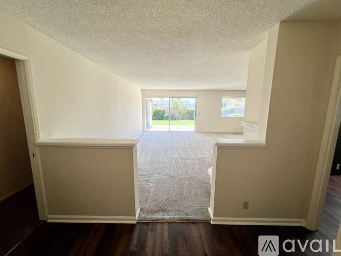 9545 W ALICE Avenue 3 Beds Single Family Home for Rent - Photo gallery 4