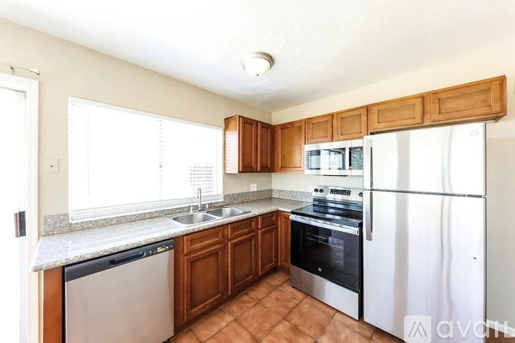 6102 N 71ST Drive 4 Beds Single Family Home for Rent - Photo gallery 5