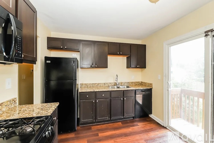 1335 Foxcroft Dr 3 Beds Single Family Home for Rent - Photo gallery 5