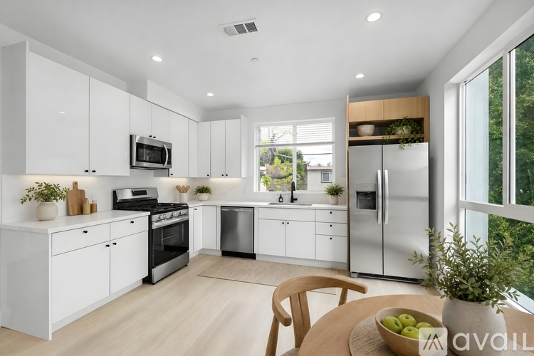 10744 Hortense St 3 Beds Apartment for Rent - Photo gallery 4