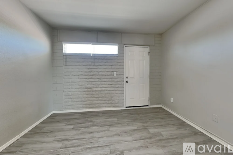 1811 E Palmcroft Dr 4 Beds Single Family Home for Rent - Photo gallery 4