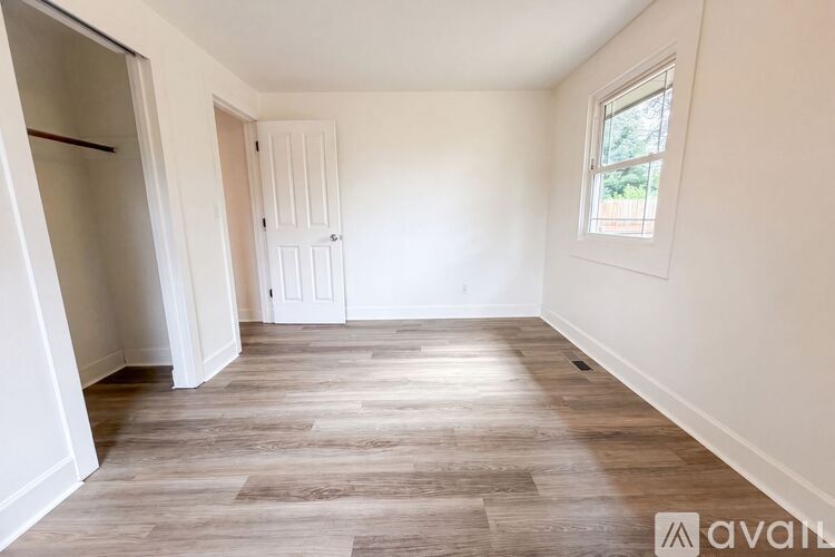 11651 NE Glisan St 3 Beds Single Family Home for Rent - Photo gallery 5