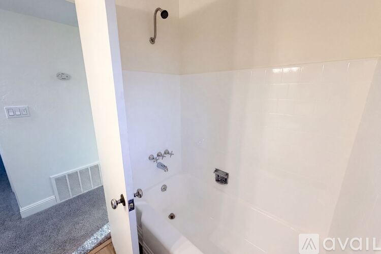 5352 Bonniemae Way 3 Beds Single Family Home for Rent - Photo gallery 3