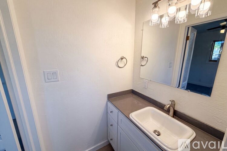 5352 Bonniemae Way 3 Beds Single Family Home for Rent - Photo gallery 5
