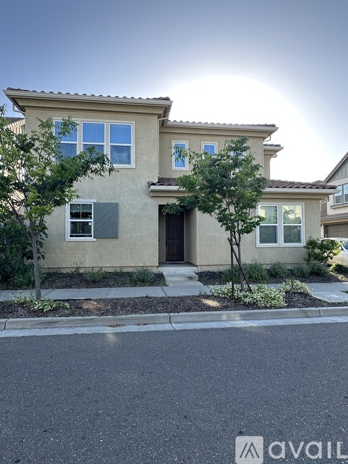 1715 Vine Street 4 Beds Single Family Home for Rent - Photo gallery 1
