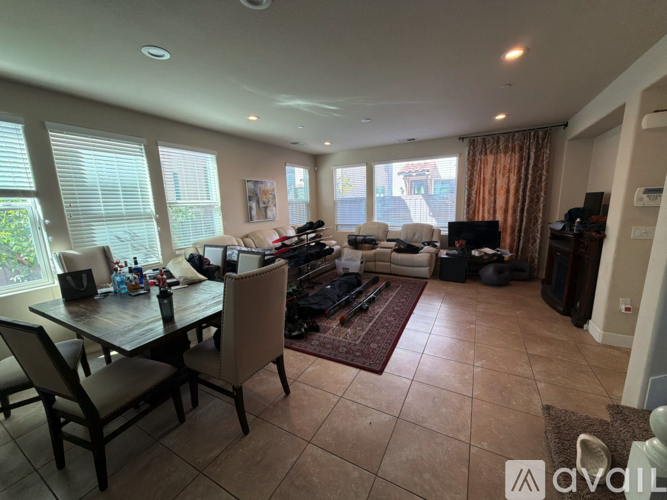 1715 Vine Street 4 Beds Single Family Home for Rent - Photo gallery 3