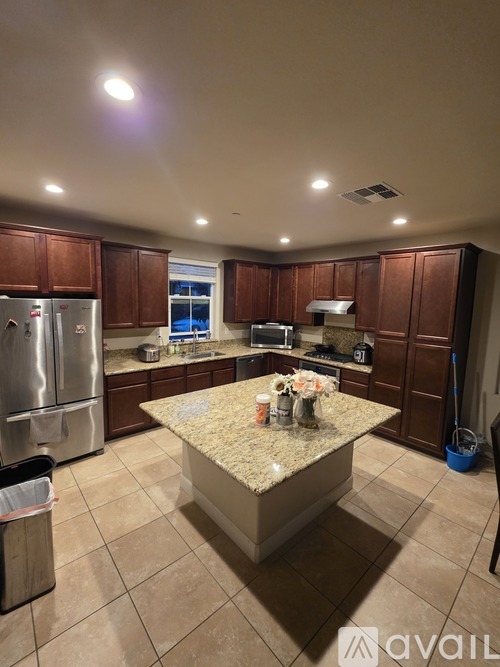 1715 Vine Street 4 Beds Single Family Home for Rent - Photo gallery 4