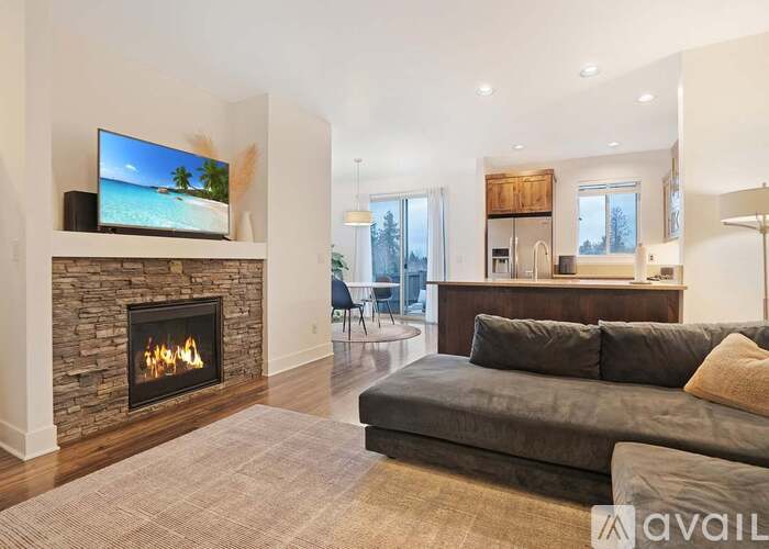 612 NE Vail Ln 3 Beds Single Family Home for Rent - Photo gallery 5