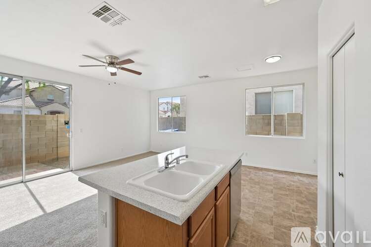 1516 E Bloch Rd 4 Beds Single Family Home for Rent - Photo gallery 4