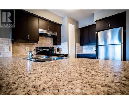 228 - 3060 ROTARY WAY 2 Beds Apartment, Condo, Home for Rent - Photo gallery 5
