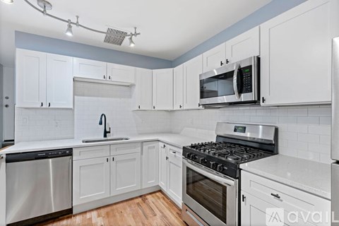 2900 N Damen Ave 2 Beds Apartment for Rent