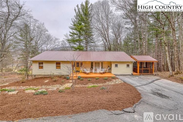 321 Owens Drive 4 Beds Single Family Home for Rent - Photo gallery 1