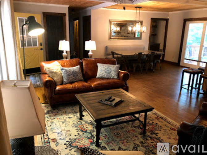 321 Owens Drive 4 Beds Single Family Home for Rent - Photo gallery 4