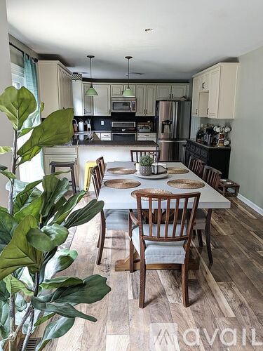 2905 Buckner Lane 4 Beds Single Family Home for Rent - Photo gallery 2