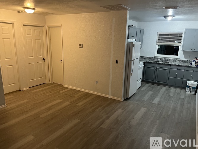 2390 SW Lois Ave 2 Beds Apartment for Rent - Photo gallery 3
