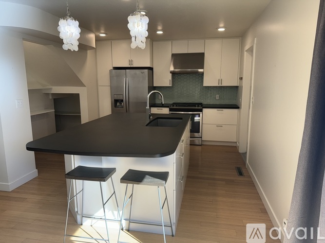106 East College Street 2 Beds Condo for Rent - Photo gallery 5