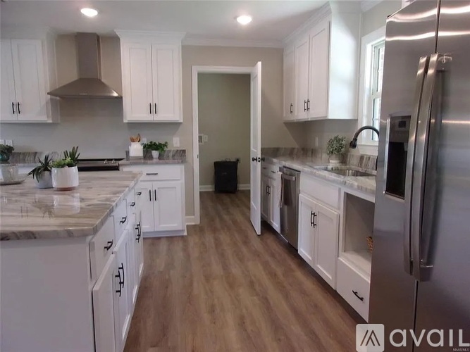 1102 Brooks Cir 3 Beds Single Family Home for Rent - Photo gallery 2