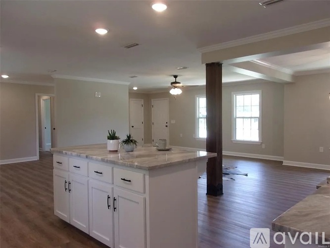1102 Brooks Cir 3 Beds Single Family Home for Rent - Photo gallery 3