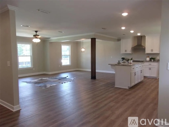 1102 Brooks Cir 3 Beds Single Family Home for Rent - Photo gallery 4