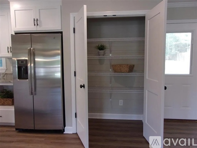 1102 Brooks Cir 3 Beds Single Family Home for Rent - Photo gallery 5