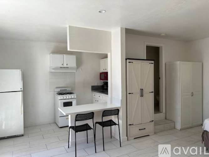 15388 Hart St Studio Apartment for Rent - Photo gallery 1