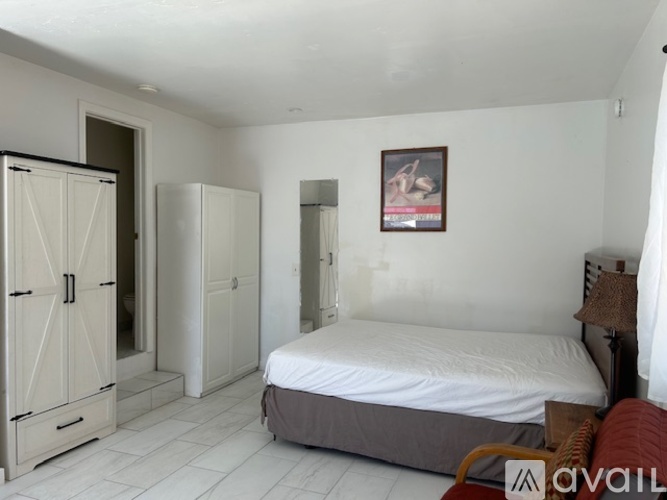 15388 Hart St Studio Apartment for Rent - Photo gallery 4