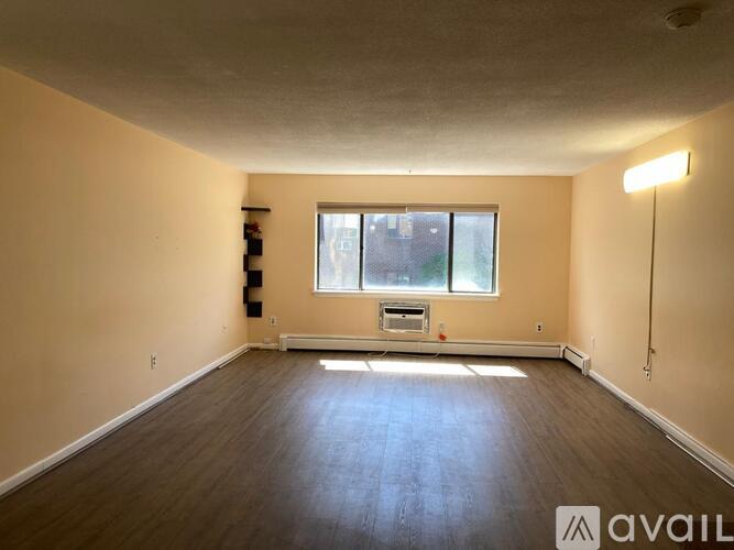 9 Hallmark Gdns 2 Beds Apartment for Rent - Photo gallery 2