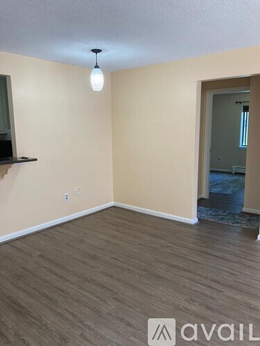 9 Hallmark Gdns 2 Beds Apartment for Rent - Photo gallery 3