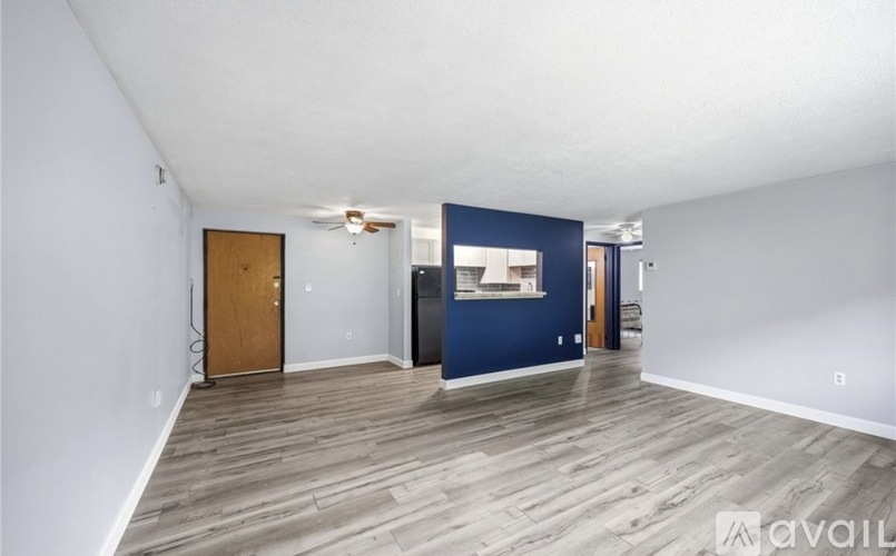 101 South Rocky River Drive 2 Beds Single Family Home for Rent - Photo gallery 1